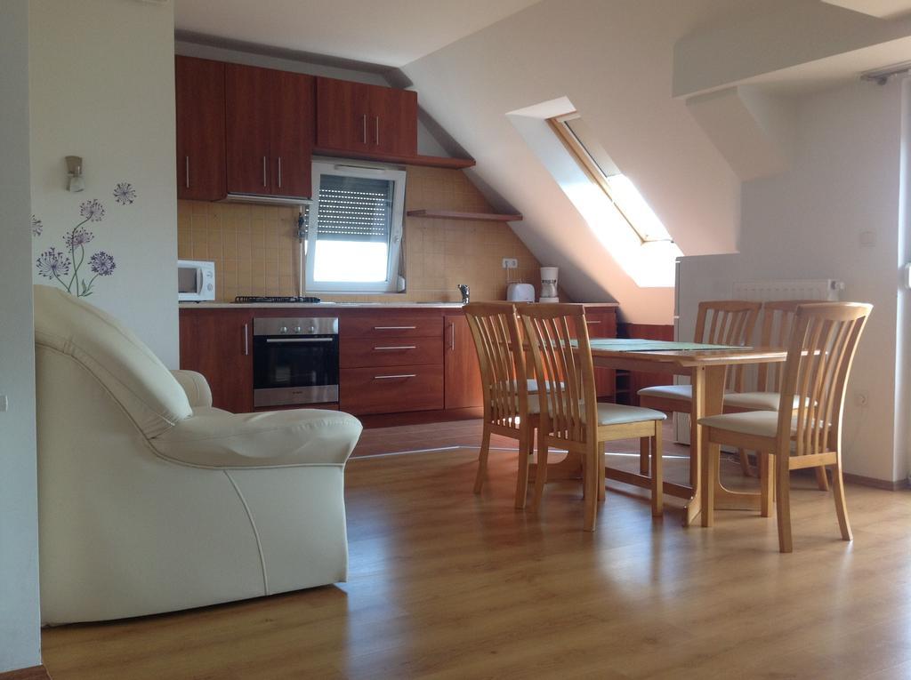 Bella Apartman Balatonfüred Værelse billede